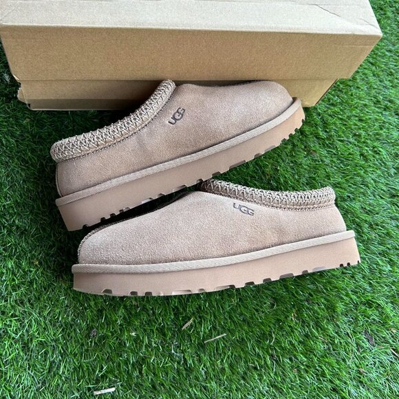 UGG Shoes - 🍂UGG 🍂Women's Tan and Brown 🍂